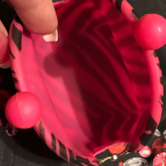 Pink Zebra Coin Rubber Snap Purse - Picture 5 of 5